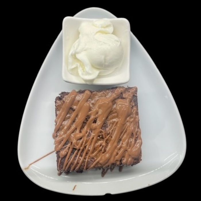 Dondurmalı Vişneli Belçika Çikolatalı Brownie